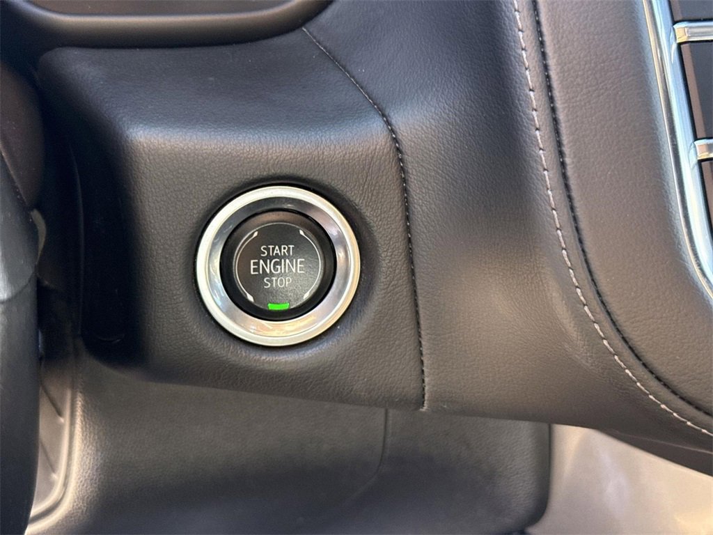 Used 2024 Chevrolet Suburban LT image 15