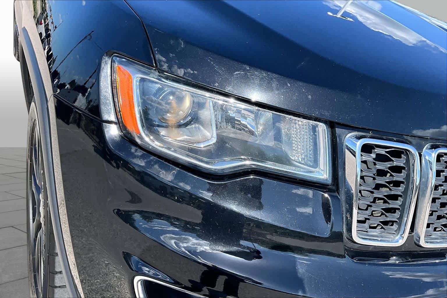 Used 2018 Jeep Grand Cherokee Laredo RWD image 28