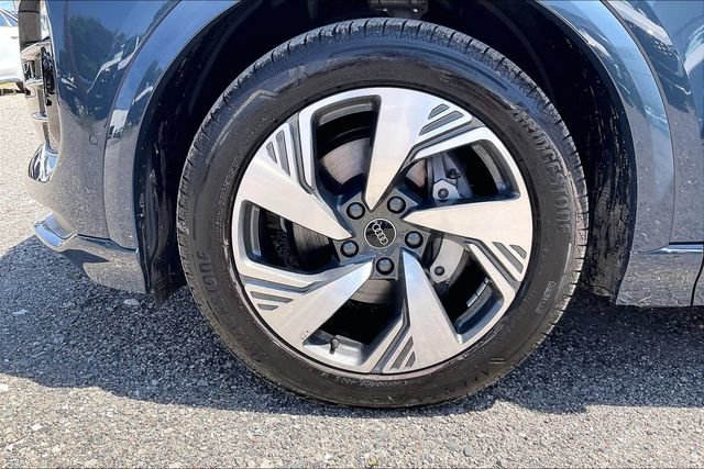 Certified 2025 Audi Q6 e-tron Prestige w/ Black Warm Weather Package AWD/4WD image 9