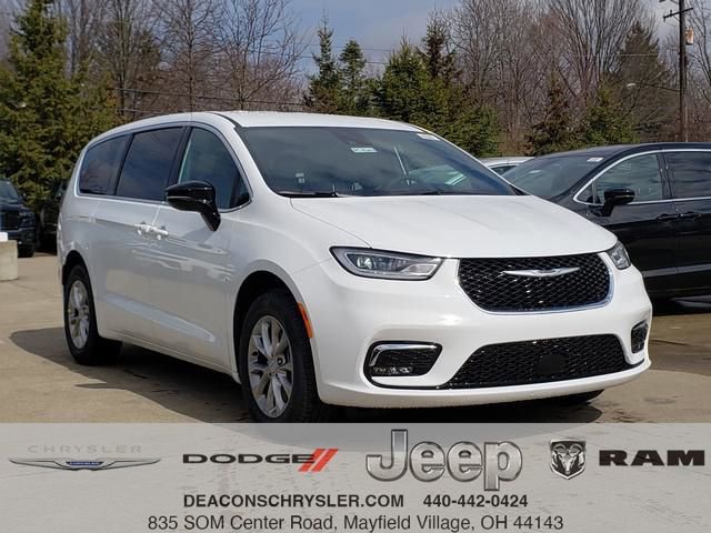 New 2026 Chrysler Pacifica Select AWD/4WD image 1