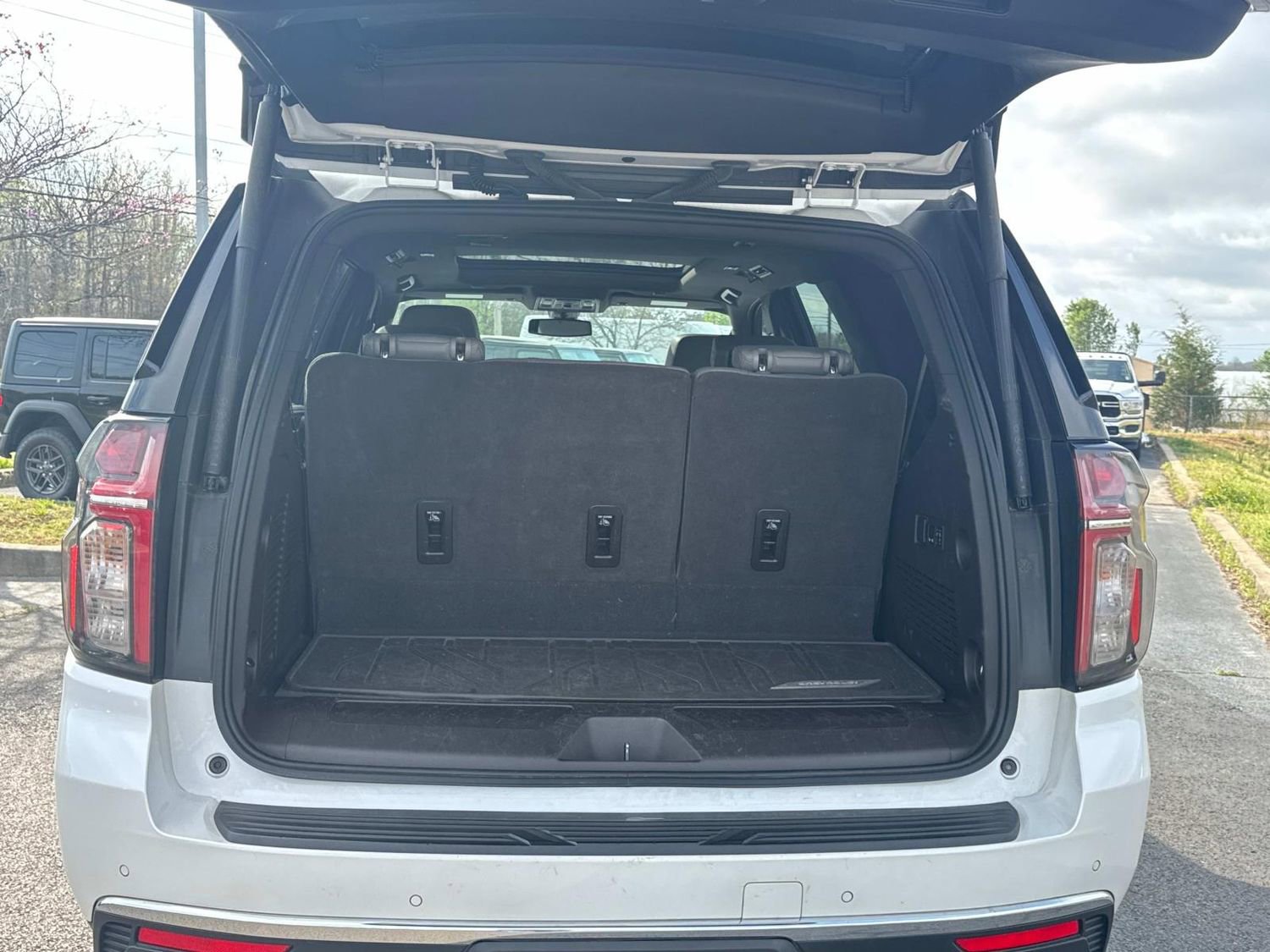 Used 2022 Chevrolet Tahoe LT w/ LT Signature Package image 13