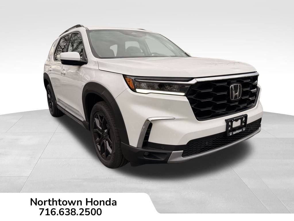New 2025 Honda Pilot Touring image 1