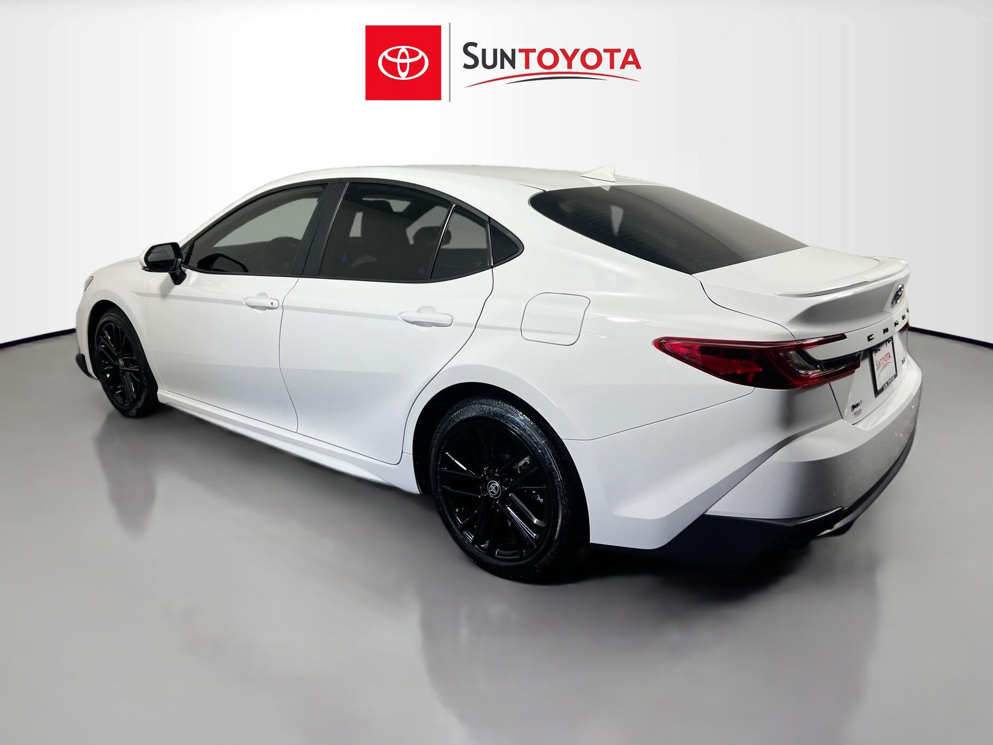 Used 2025 Toyota Camry SE FWD image 6