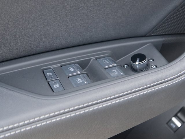 Used 2024 Audi Q8 e-tron Premium Plus w/ Premium Plus Package image 16