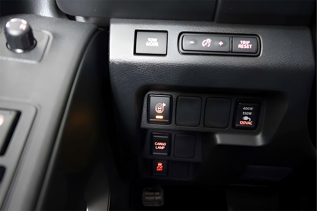 Used 2024 Nissan Frontier SV w/ SV Convenience Package image 4