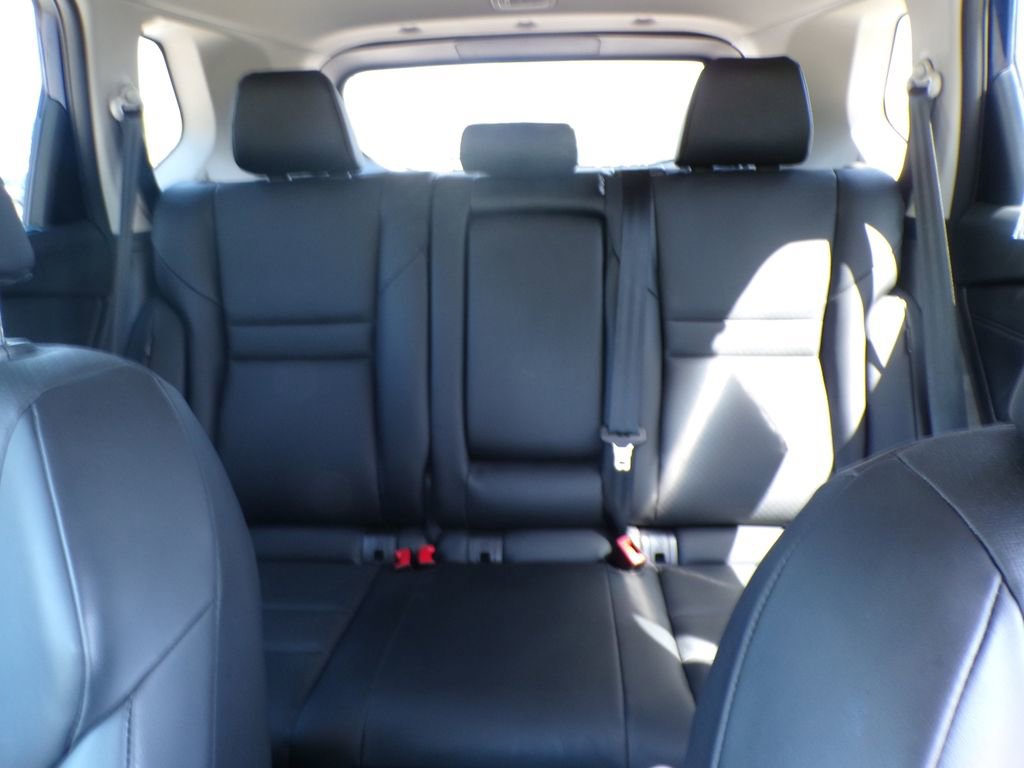 Used 2024 Nissan Rogue SV w/ SV Premium Package image 13
