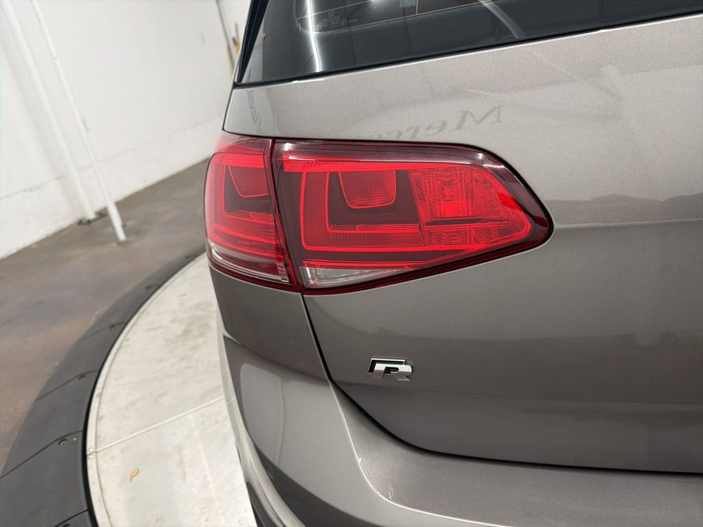Used 2016 Volkswagen Golf 4-Door image 11