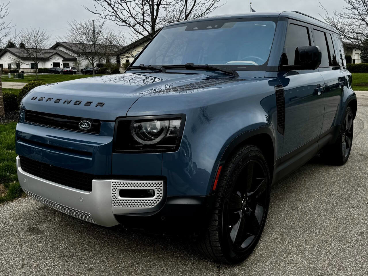 Used 2020 Land Rover Defender 110 SE image 2