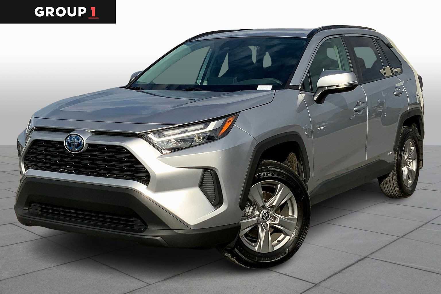 Used 2024 Toyota RAV4 XLE w/ Convenience Package image 1