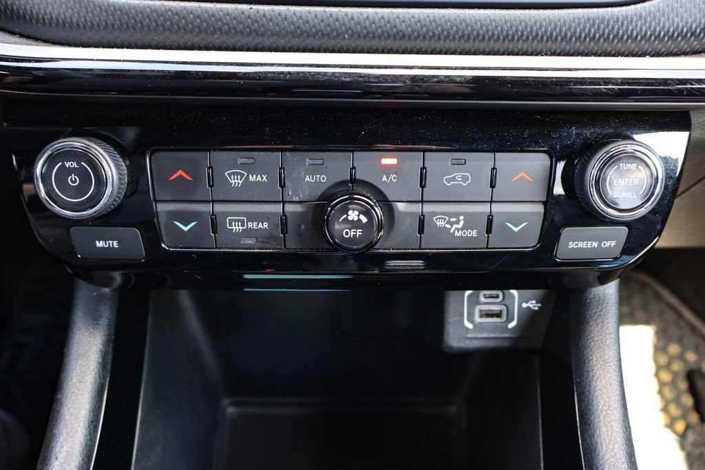 Used 2024 Jeep Compass Trailhawk image 31