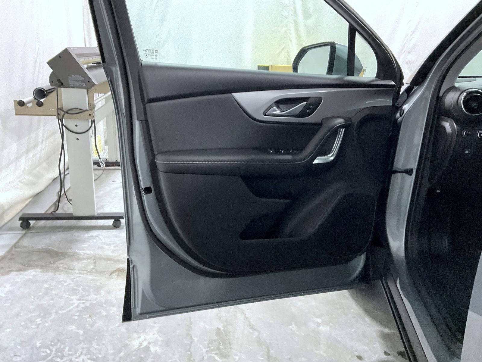 Used 2025 Chevrolet Blazer LT AWD/4WD image 9