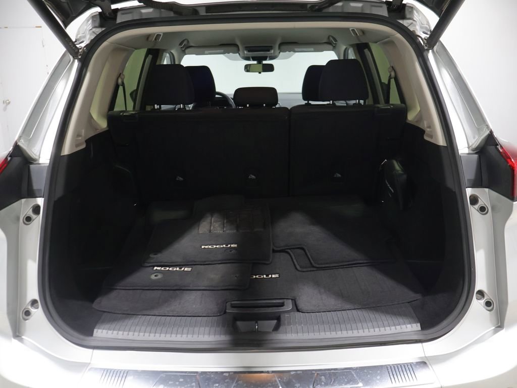 Used 2024 Nissan Rogue SV FWD image 4