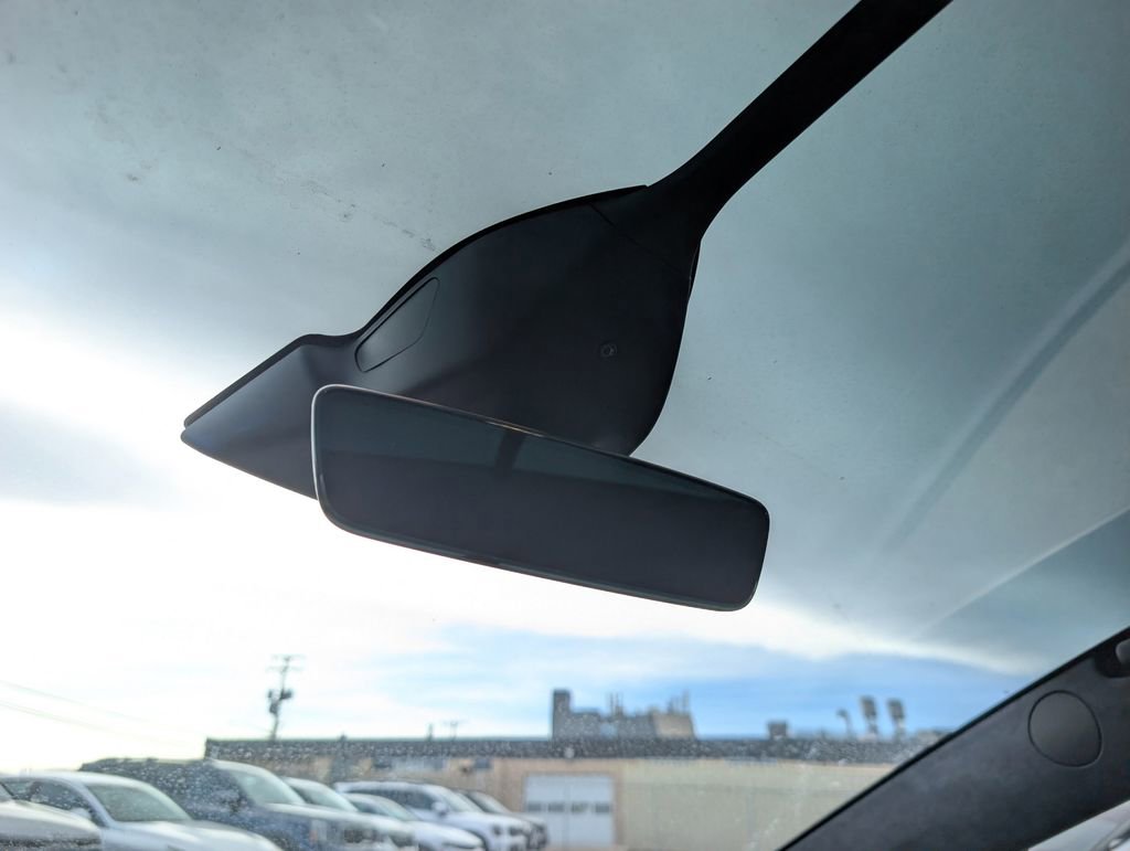 Used 2024 Tesla Model X image 31