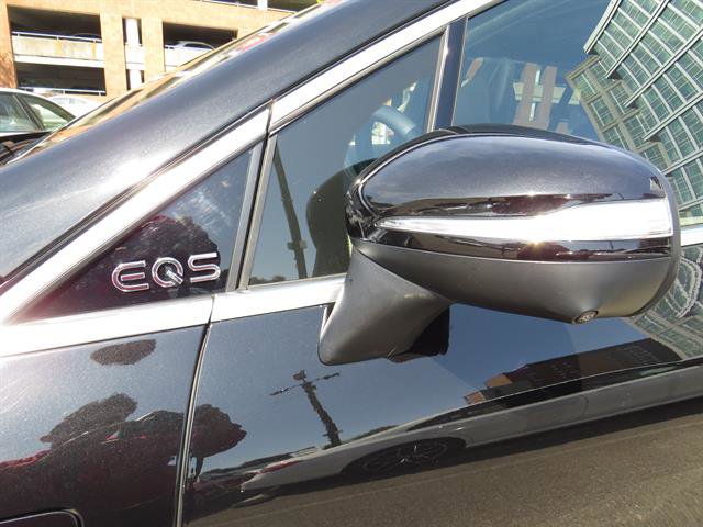 Certified 2023 Mercedes-Benz EQS 580 4MATIC SUV w/ Pinnacle Trim Package image 31