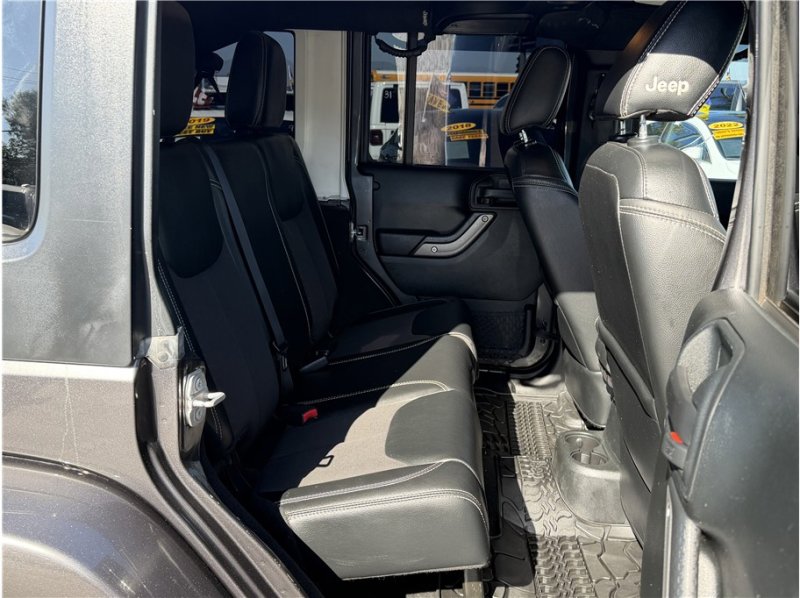 Used 2018 Jeep Wrangler Unlimited Sport image 22