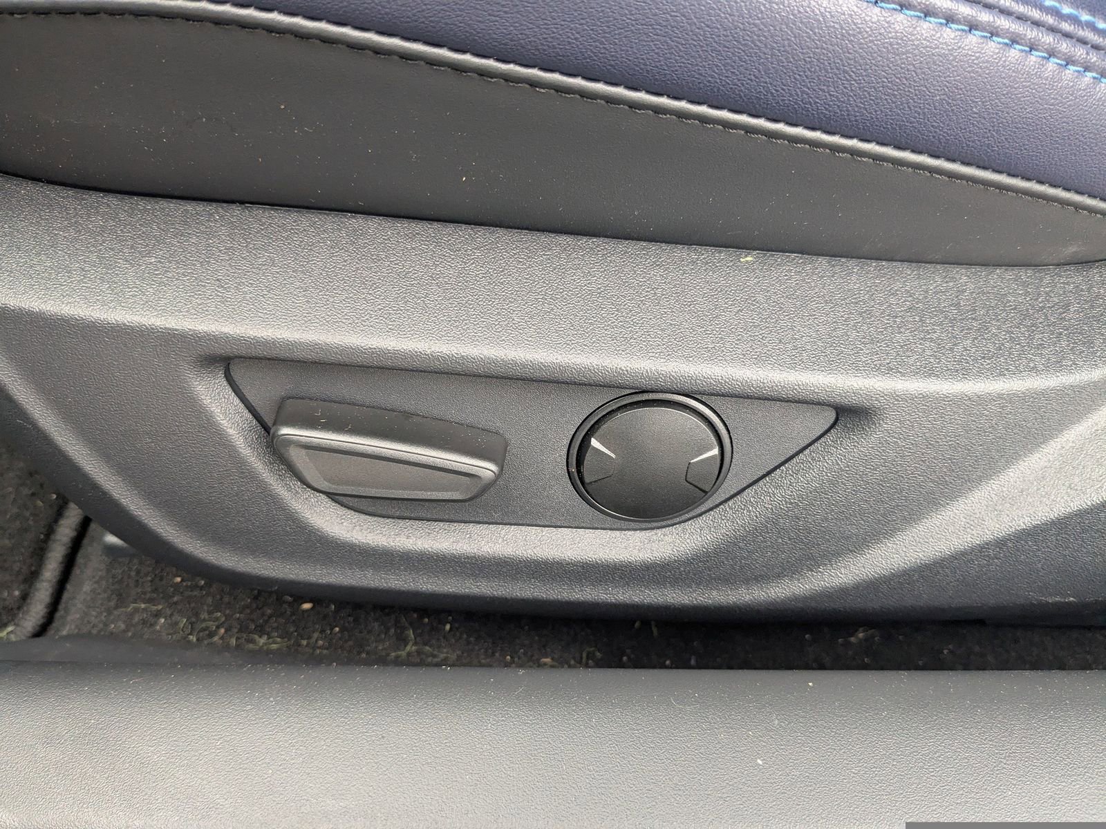 Used 2025 Ford Mustang Dark Horse image 13