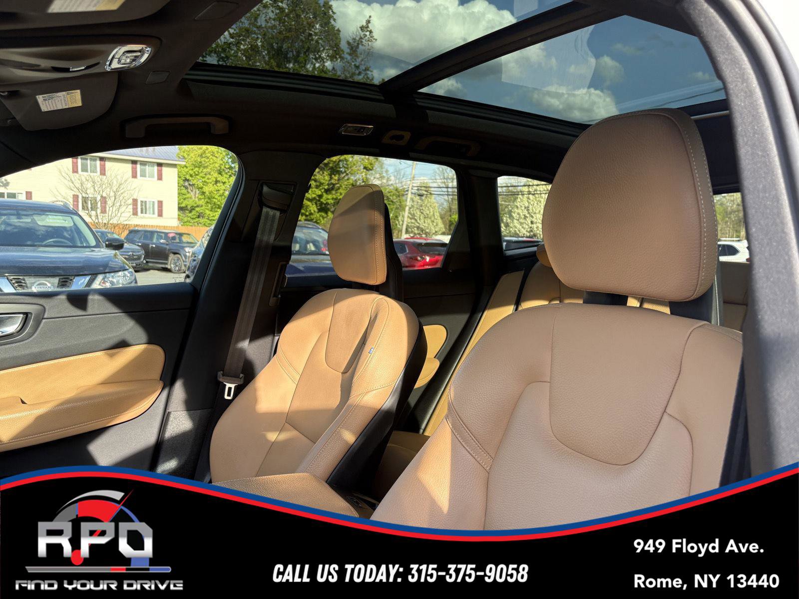 Used 2019 Volvo XC60 T6 Momentum AWD/4WD image 19