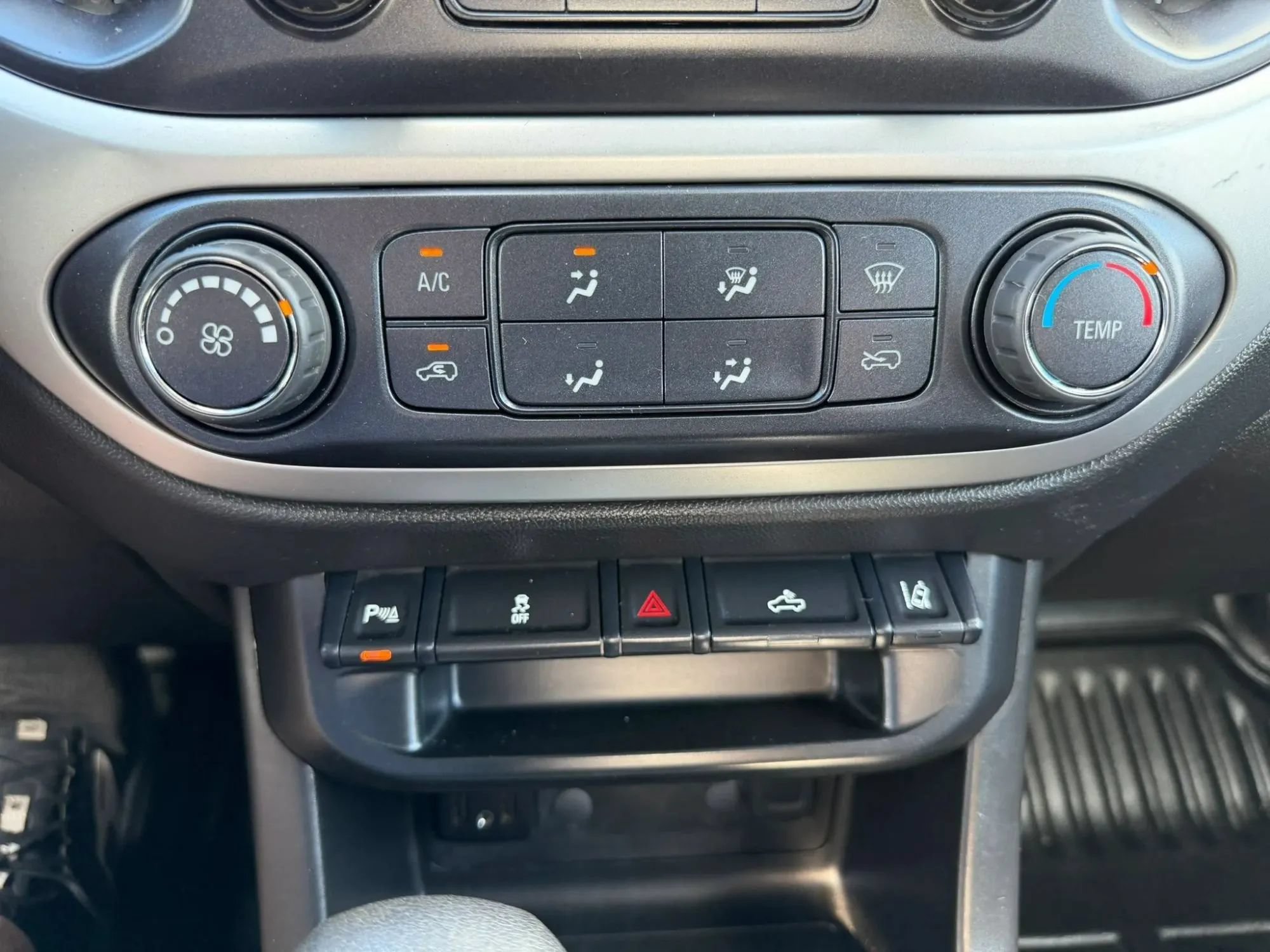 Used 2022 Chevrolet Colorado LT w/ Fleet Safety Package RWD image 25