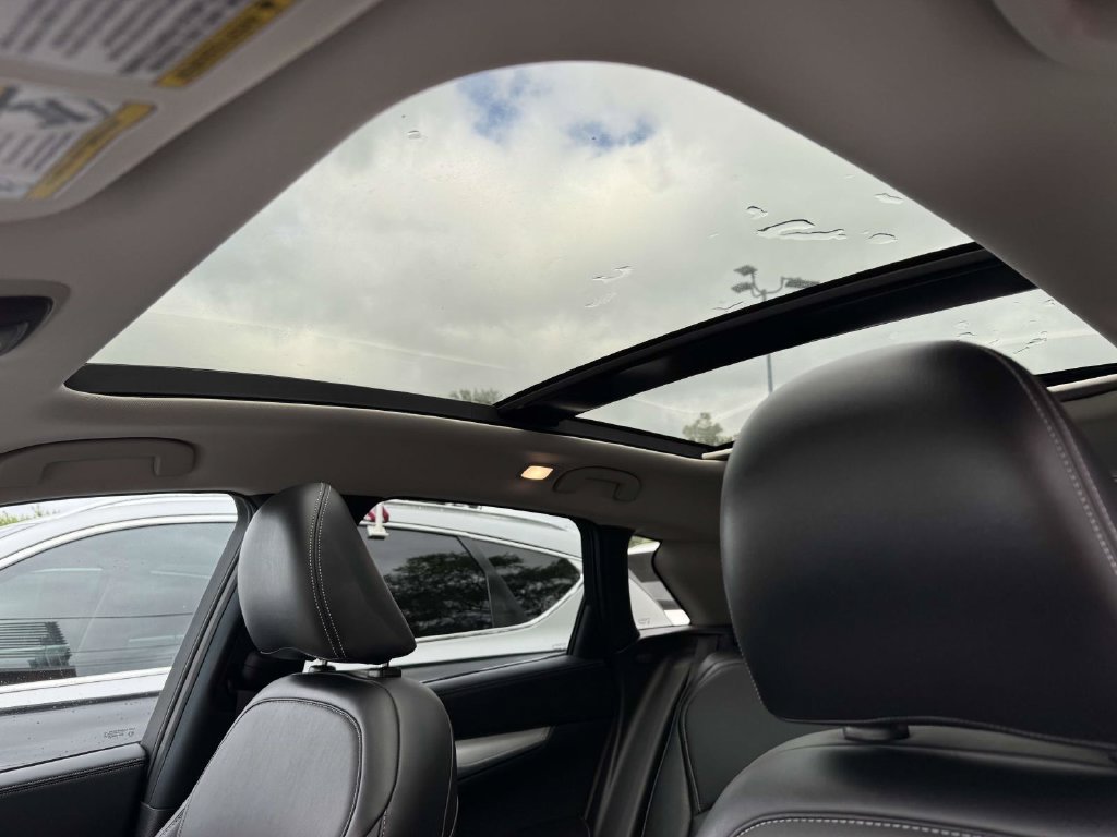 Used 2019 INFINITI QX50 Luxe w/ Navigation Package AWD/4WD image 18