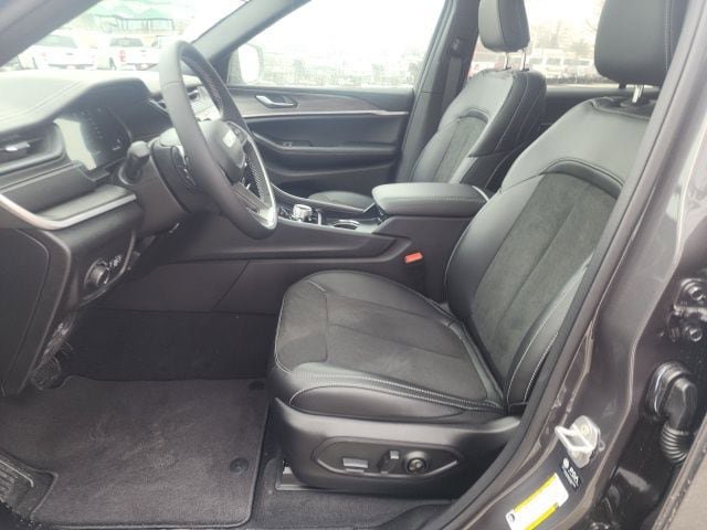 New 2026 Jeep Grand Cherokee L 4WD image 21