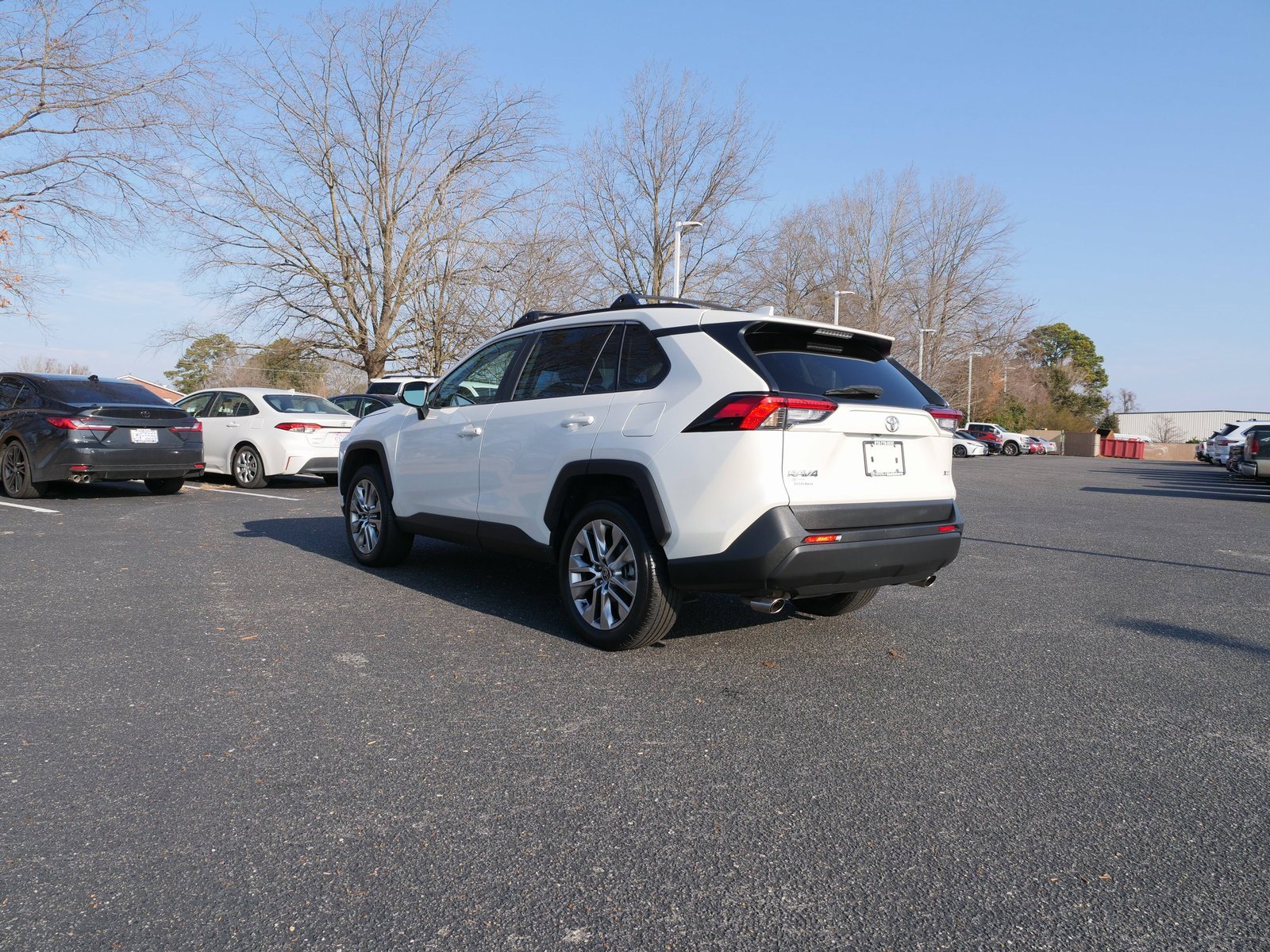 Used 2022 Toyota RAV4 XLE Premium image 6