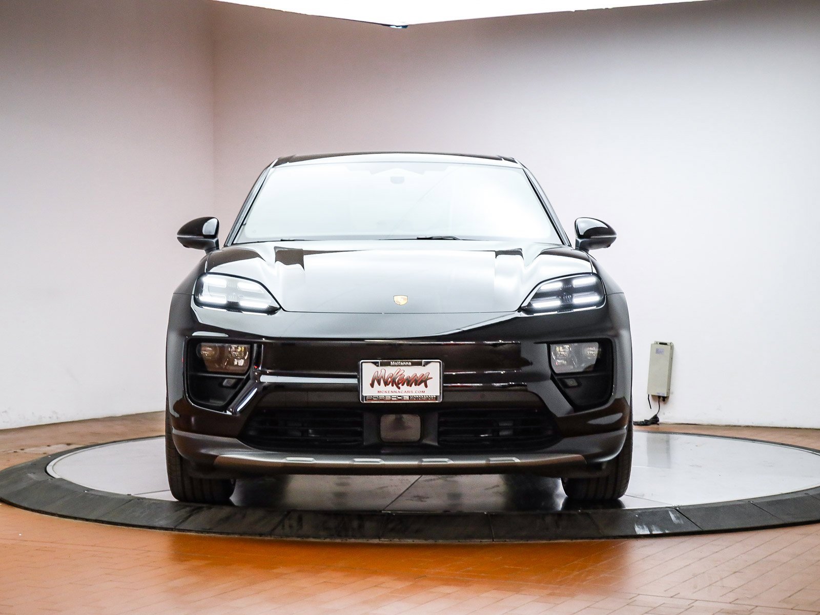 Used 2025 Porsche Macan Electric image 14