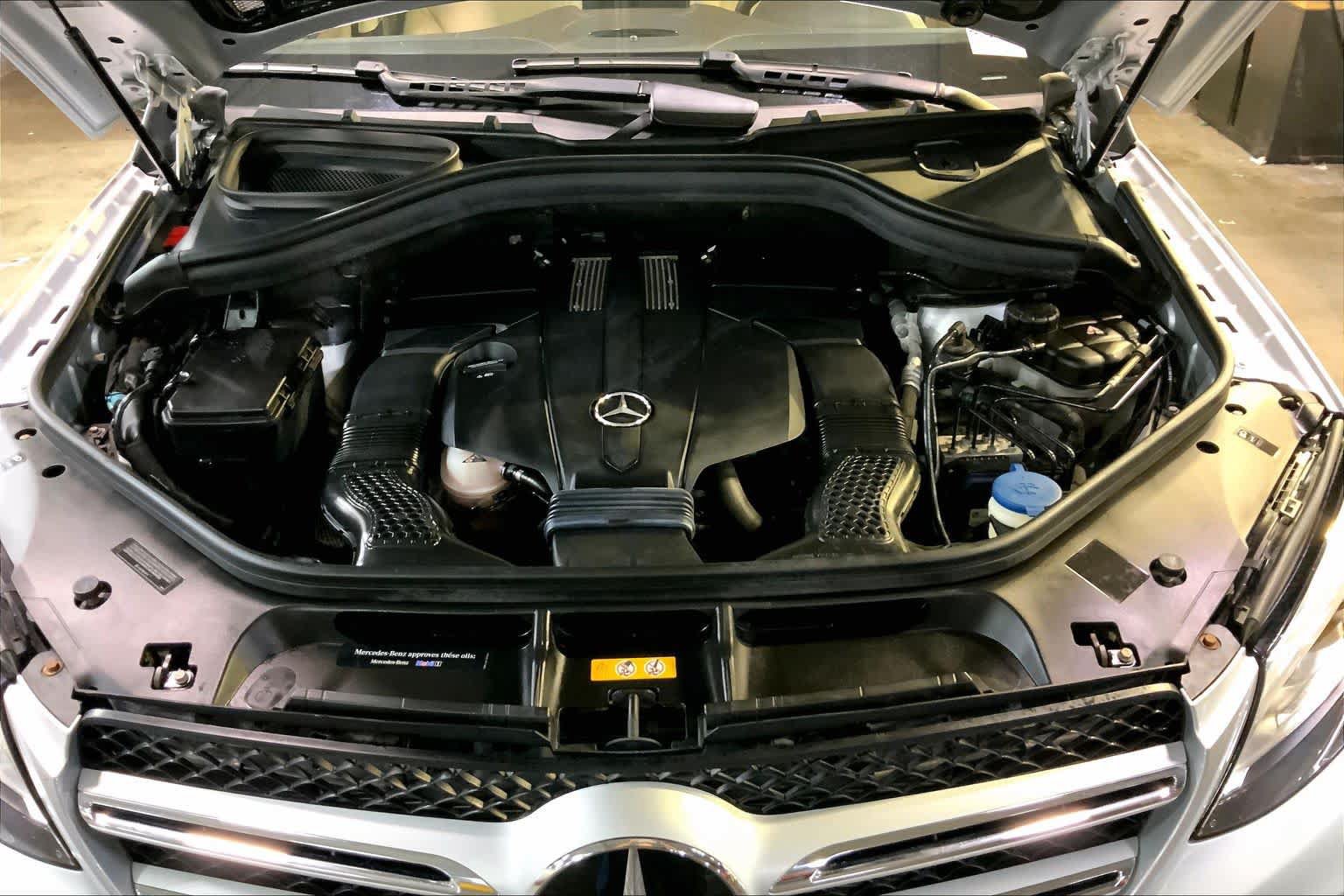 Used 2017 Mercedes-Benz GLE 400 4MATIC image 32