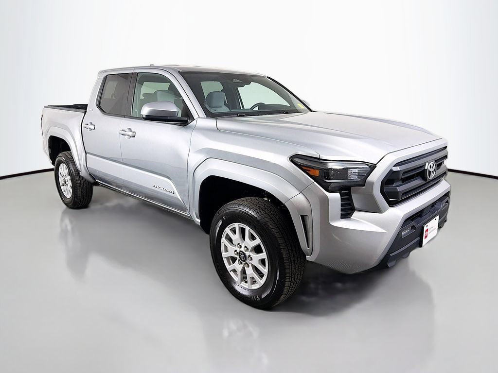 Used 2024 Toyota Tacoma SR5 AWD/4WD image 4