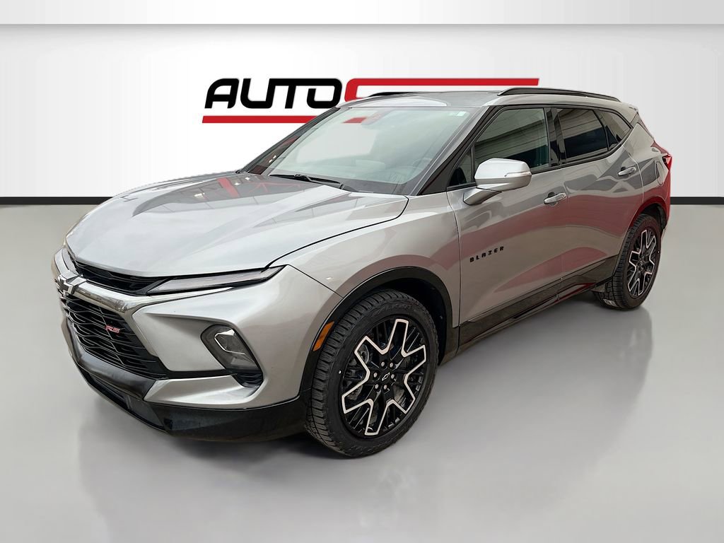 Used 2024 Chevrolet Blazer RS w/ Driver Confidence II Package image 3
