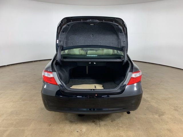 Used 2015 Toyota Camry LE image 12