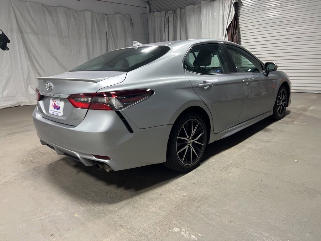 Used 2024 Toyota Camry SE image 7