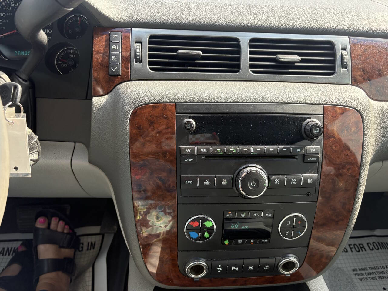 Used 2007 Chevrolet Tahoe LTZ w/ LTZ Preferred Equipment Group RWD image 6
