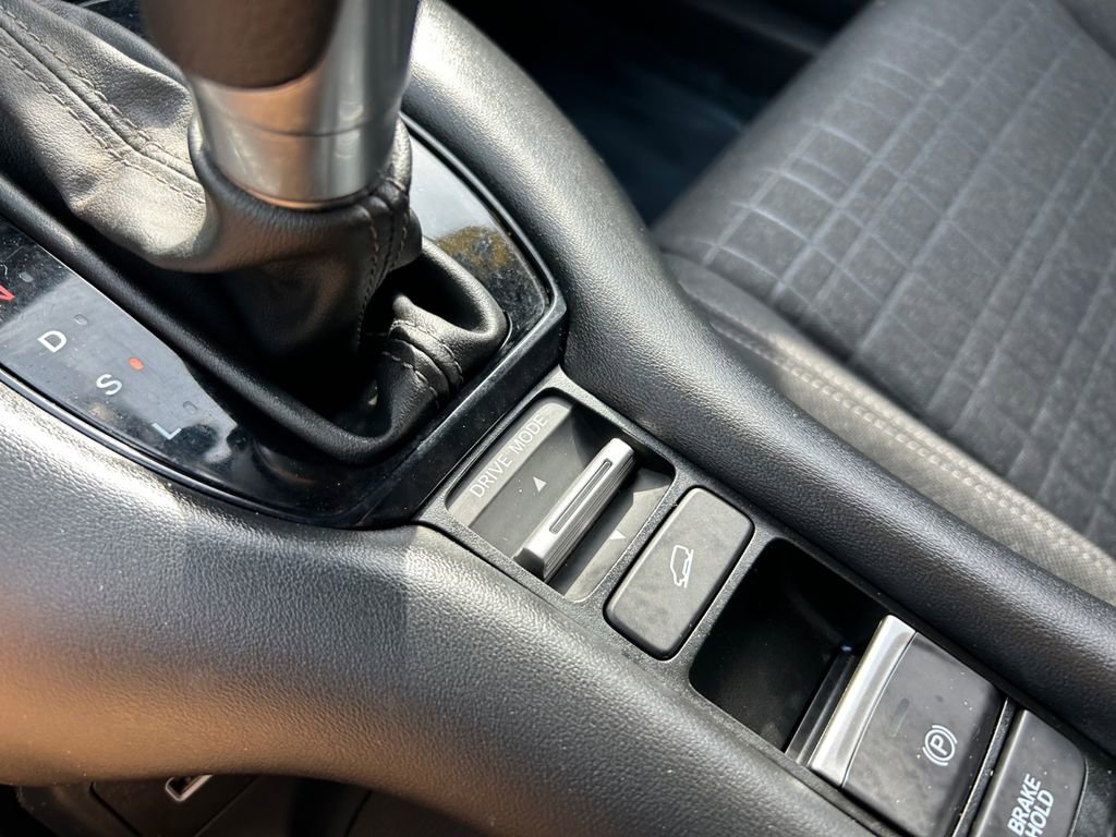 Used 2023 Honda HR-V LX image 28