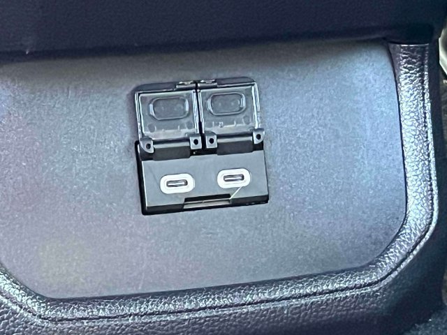Used 2023 Toyota Highlander XLE AWD/4WD image 19