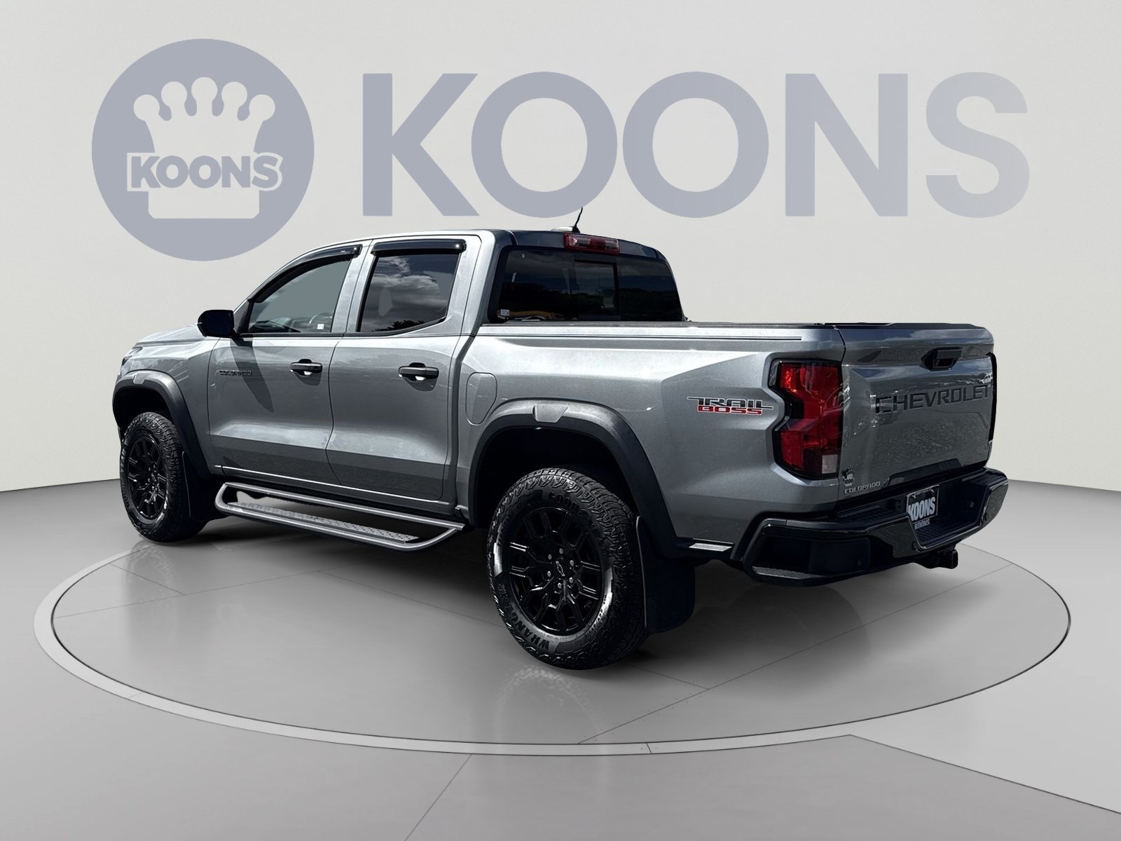 Used 2023 Chevrolet Colorado Trail Boss w/ Technology Package AWD/4WD image 8