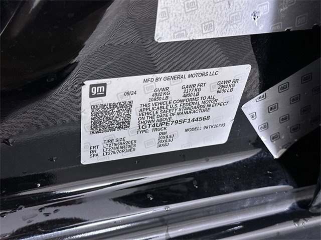 Used 2025 GMC Sierra 2500 AT4 image 35