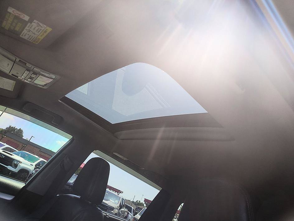 Used 2019 Toyota Highlander XLE FWD image 26
