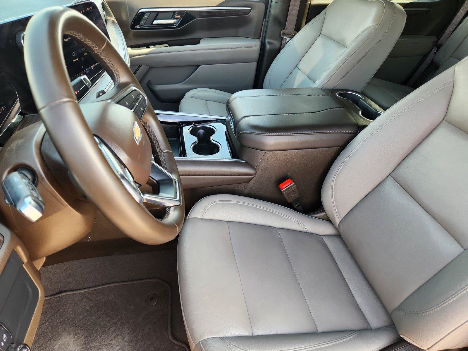 Used 2025 Chevrolet Tahoe LT RWD image 9