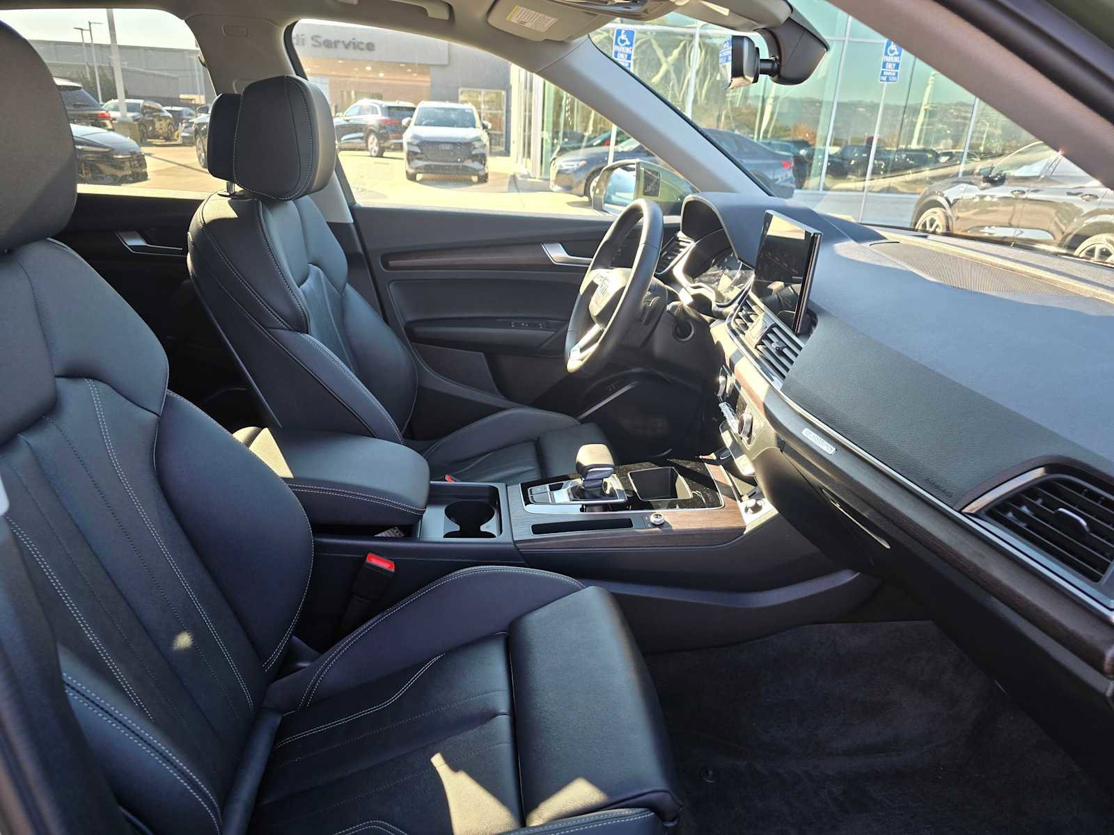 Certified 2025 Audi Q5 2.0T Premium image 11