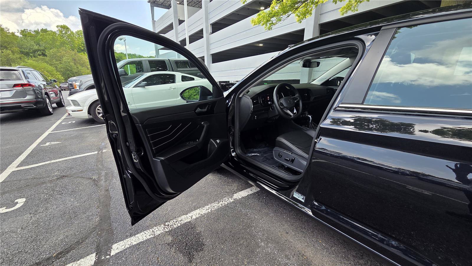Certified 2022 Volkswagen Jetta SEL FWD image 9