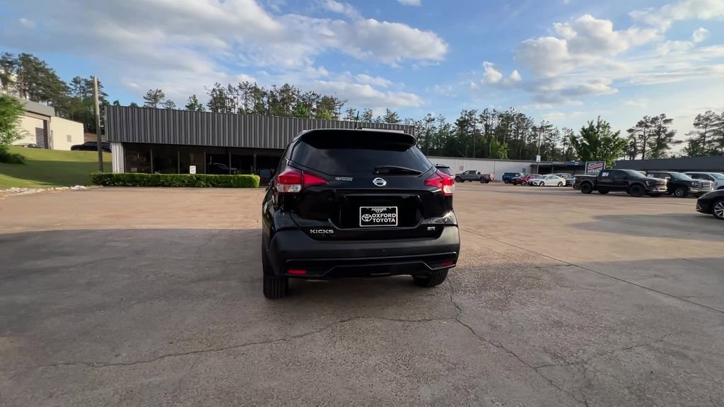 Used 2019 Nissan Kicks SR w/ SR Premium Package FWD image 5