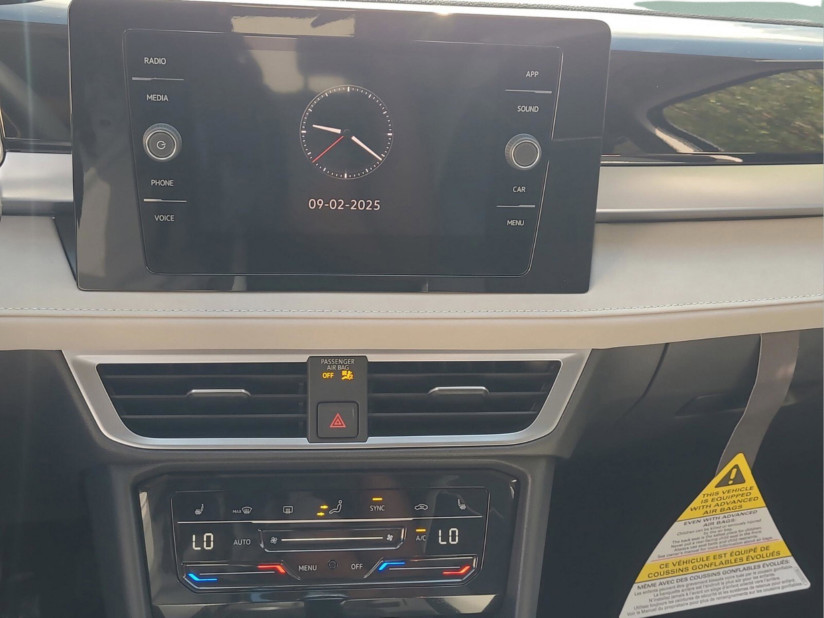 New 2025 Volkswagen Taos SE image 12