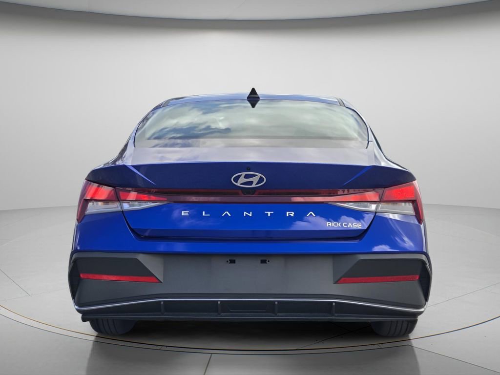 Certified 2024 Hyundai Elantra SEL FWD image 6