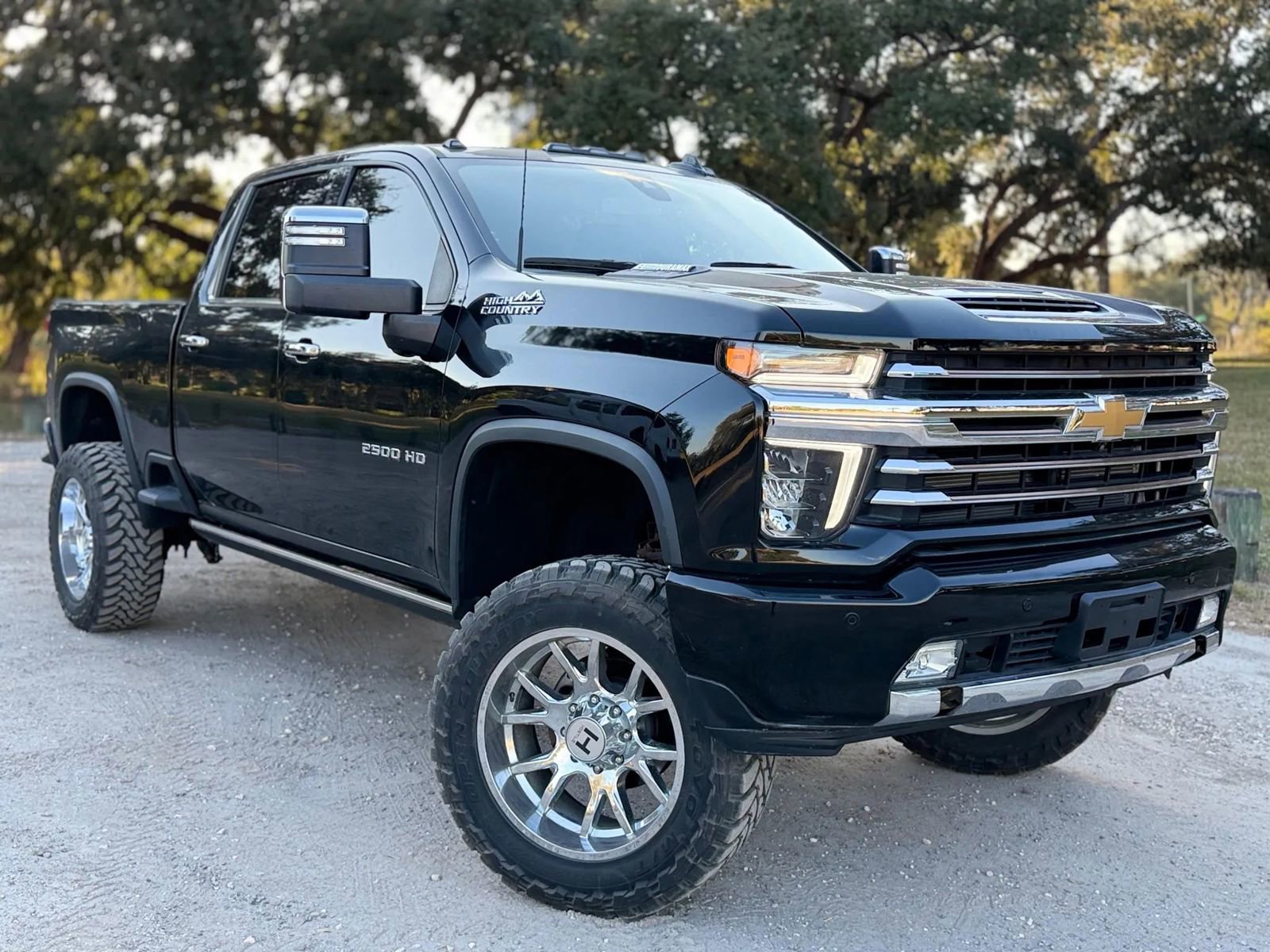 Used 2023 Chevrolet Silverado 2500 High Country w/ Safety Package II image 15