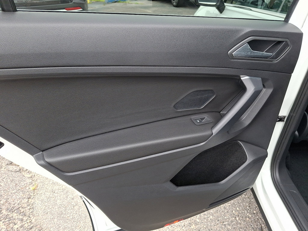 Used 2021 Volkswagen Tiguan SEL image 18