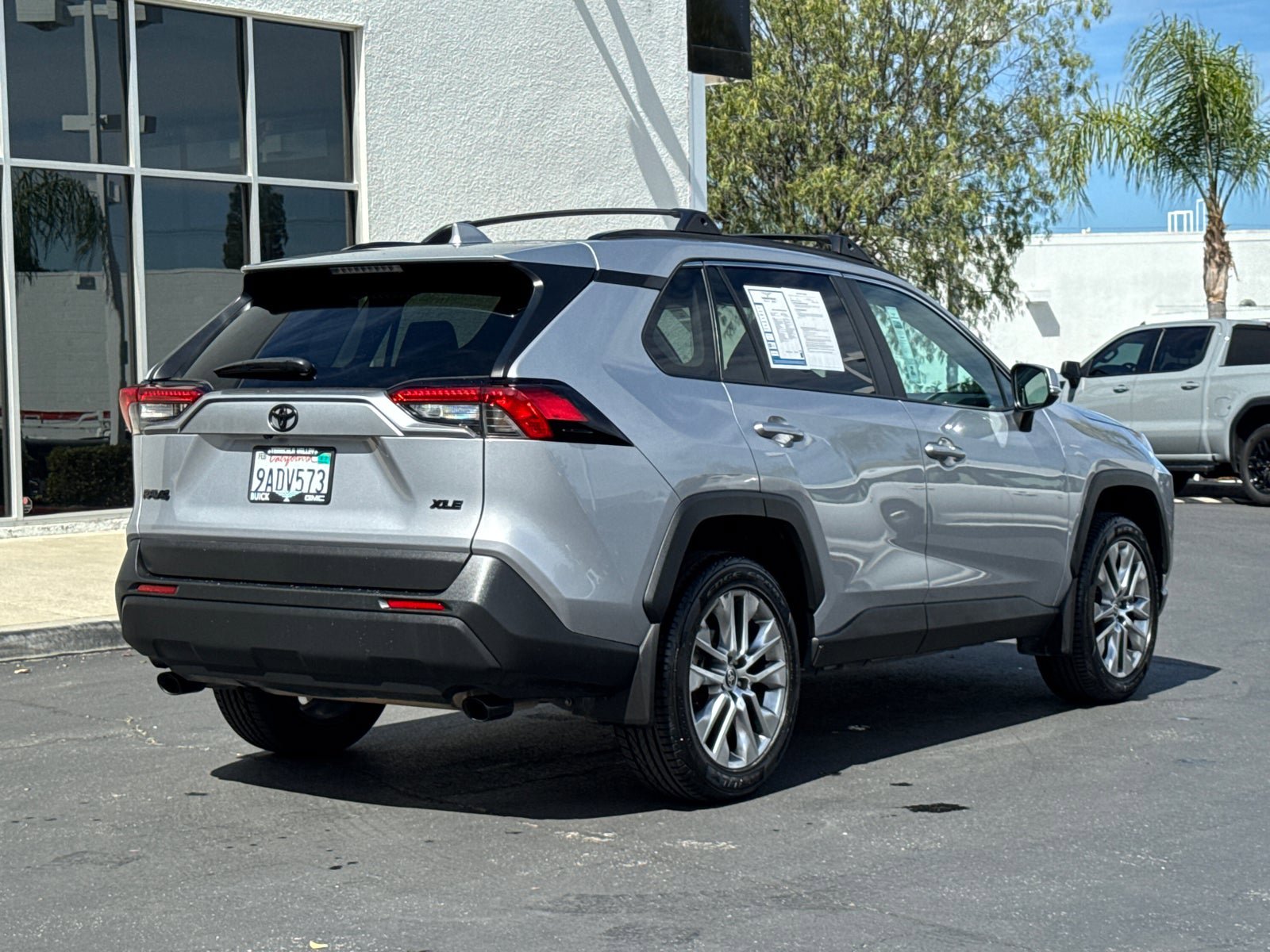 Used 2022 Toyota RAV4 XLE Premium FWD image 14