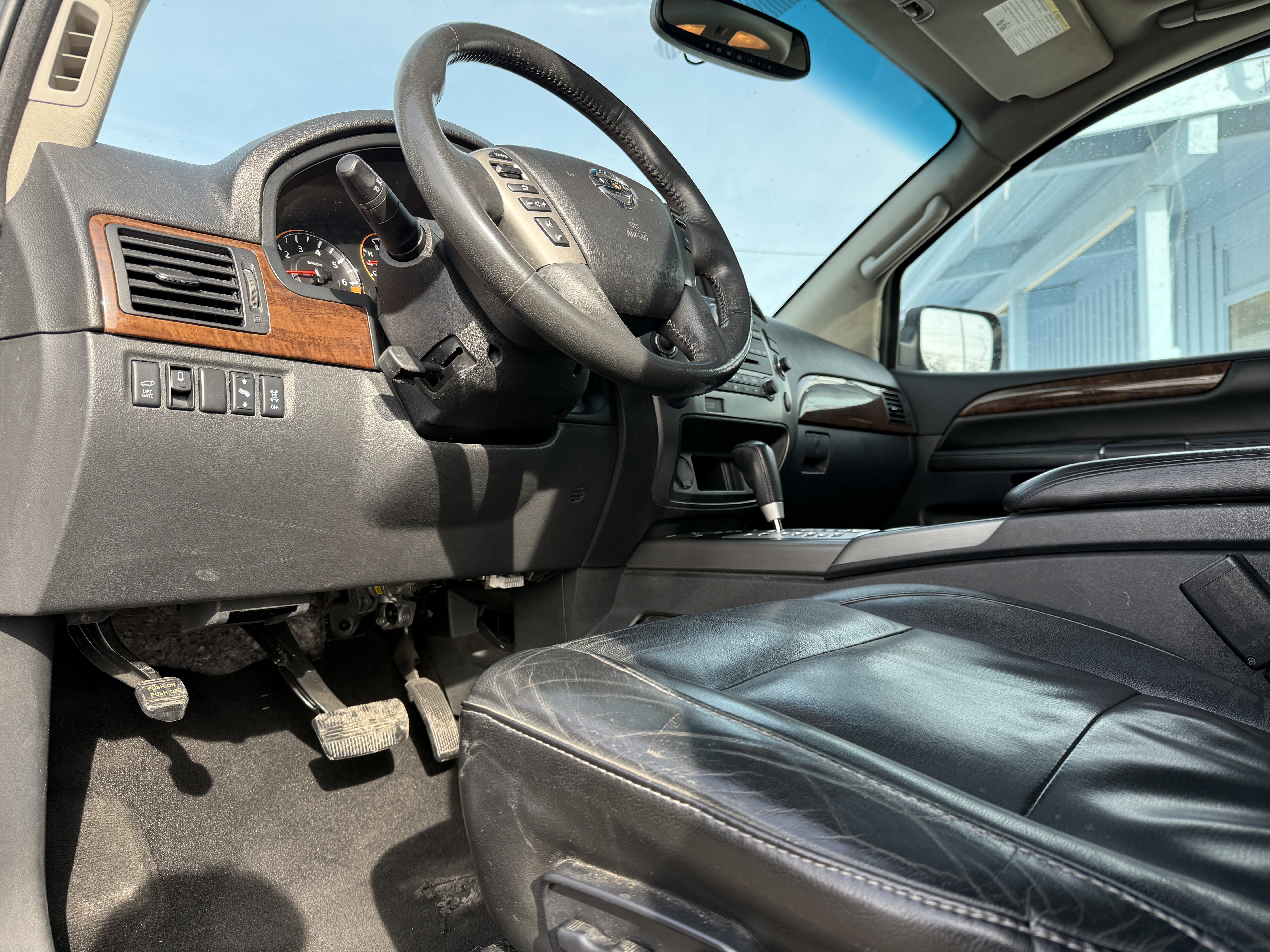 Used 2014 Nissan Armada Platinum w/ 2nd Row Captain Seat Package image 15