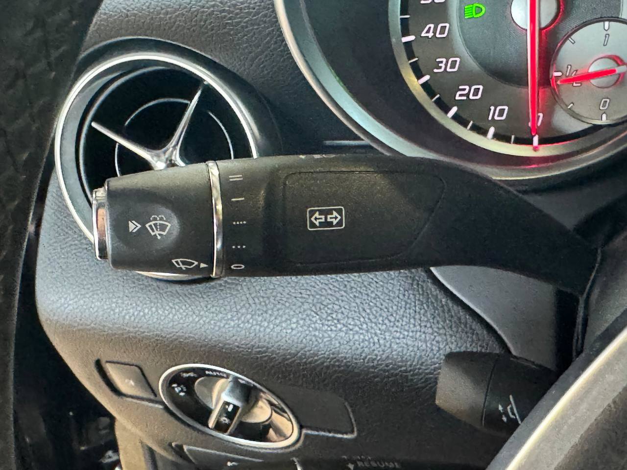 Used 2013 Mercedes-Benz SLK 250 image 16