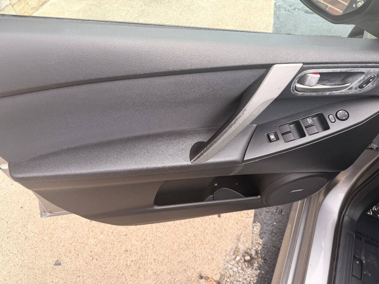 Used 2010 MAZDA MAZDA3 s Sport FWD image 11