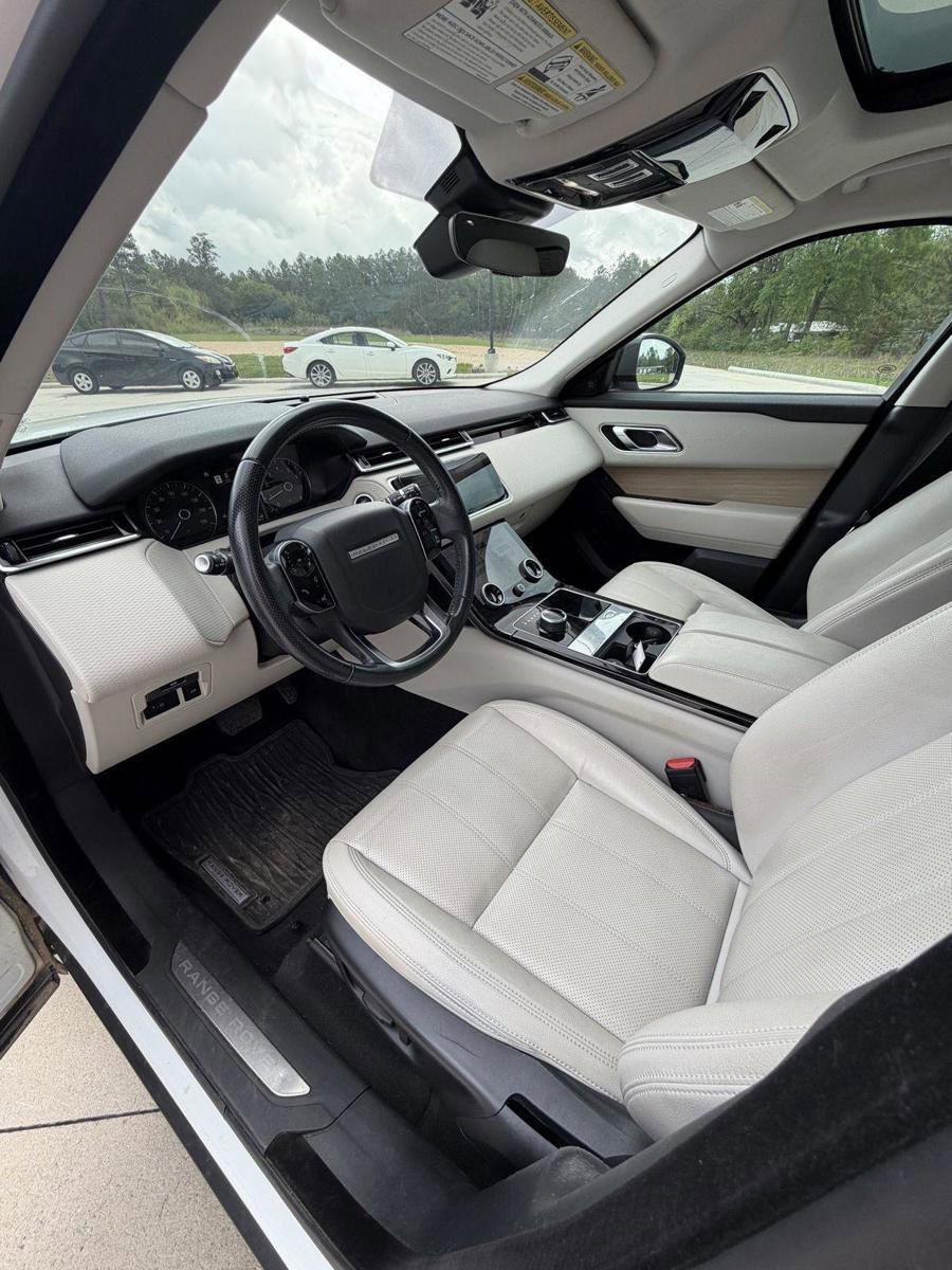 Used 2018 Land Rover Range Rover Velar S image 9